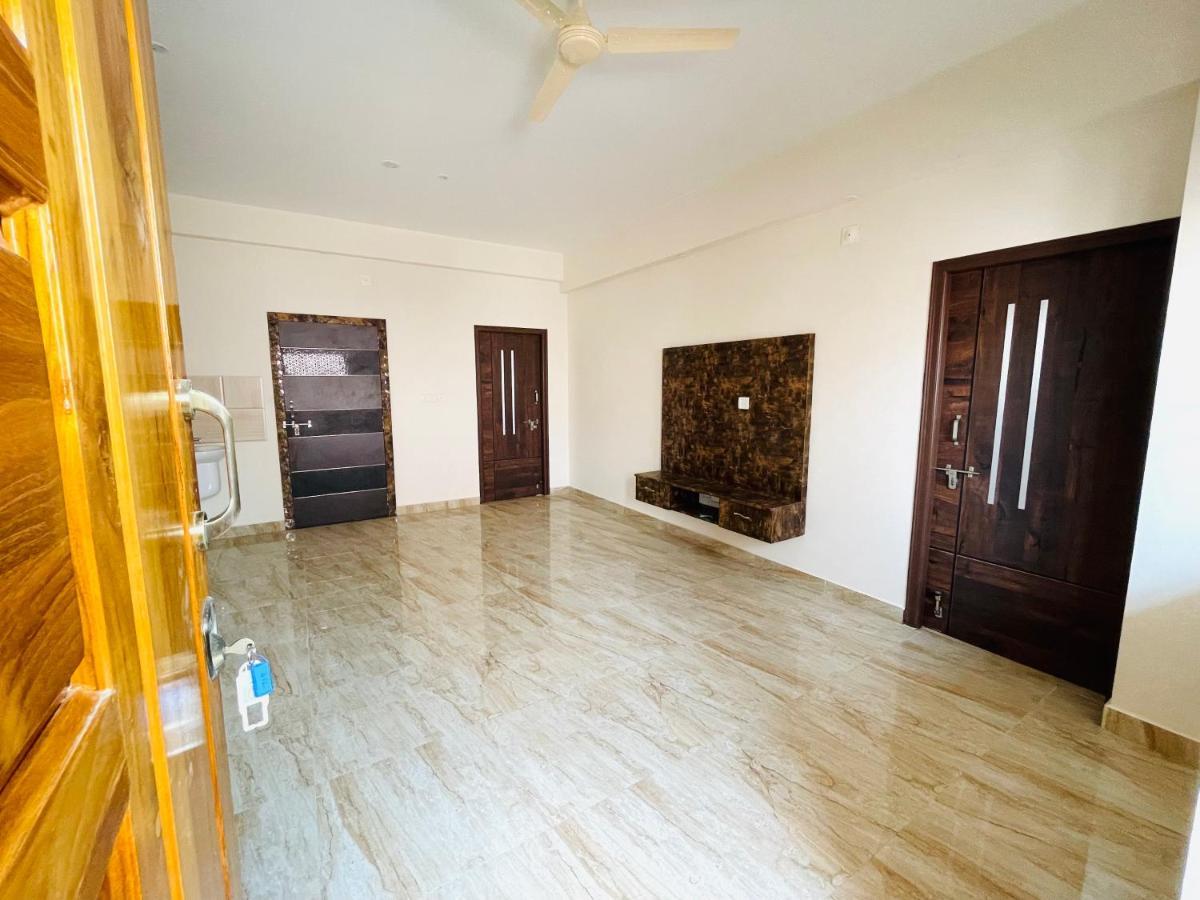 Lsr Service Apartments Тирупати Экстерьер фото
